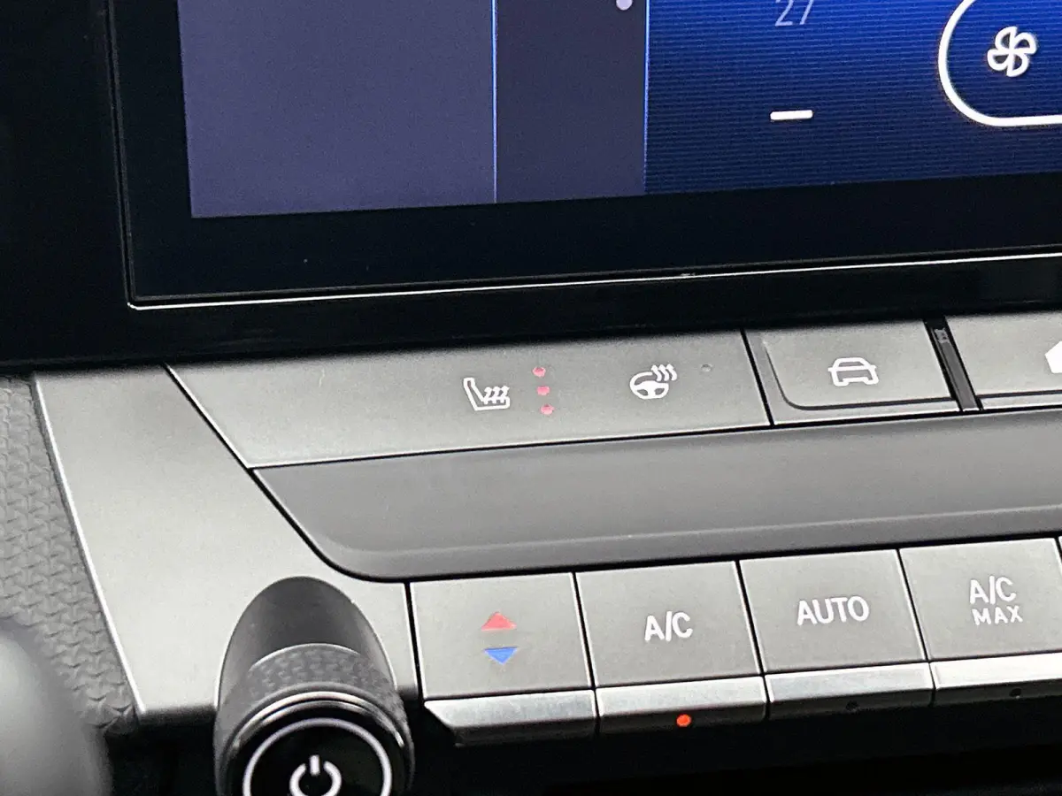 1.2 110pk Business Edition | Apple Carplay/Android Auto | Climate Control | Adaptieve Cruise Control | 16"LMV | Camera | LED | Stoel-/Stuurverwarming |
