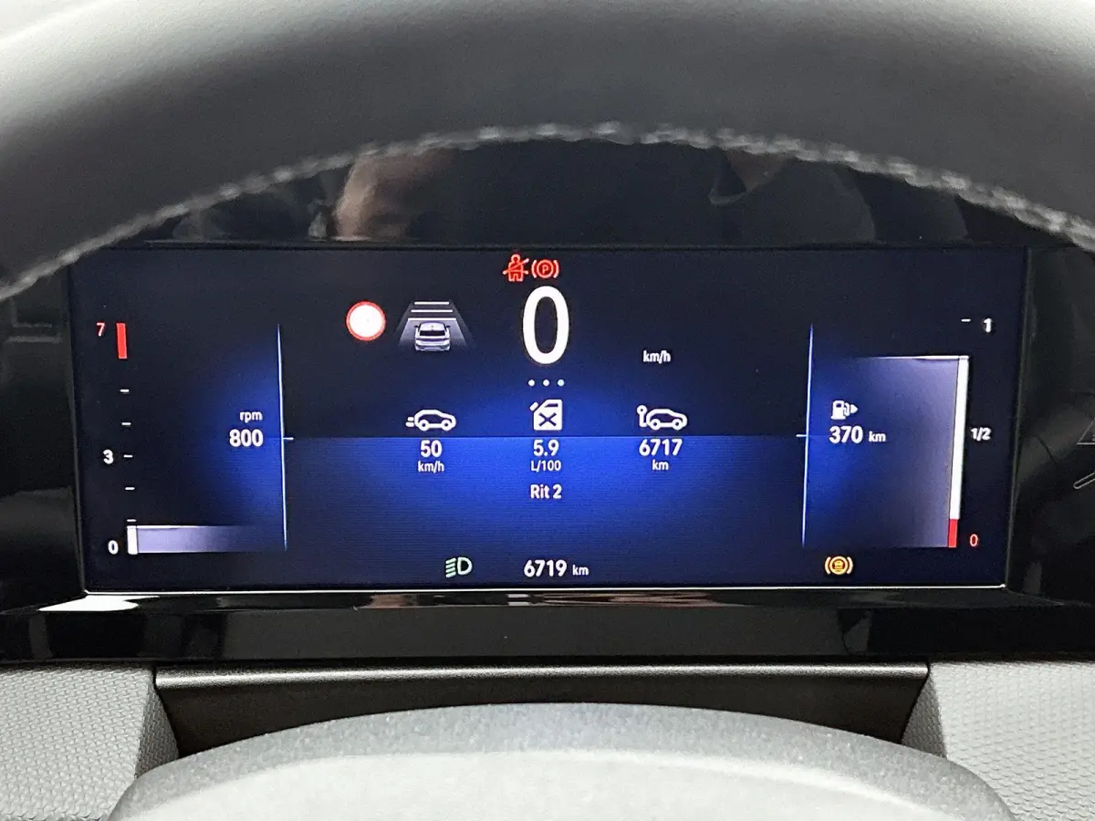 1.2 110pk Business Edition | Apple Carplay/Android Auto | Climate Control | Adaptieve Cruise Control | 16"LMV | Camera | LED | Stoel-/Stuurverwarming |