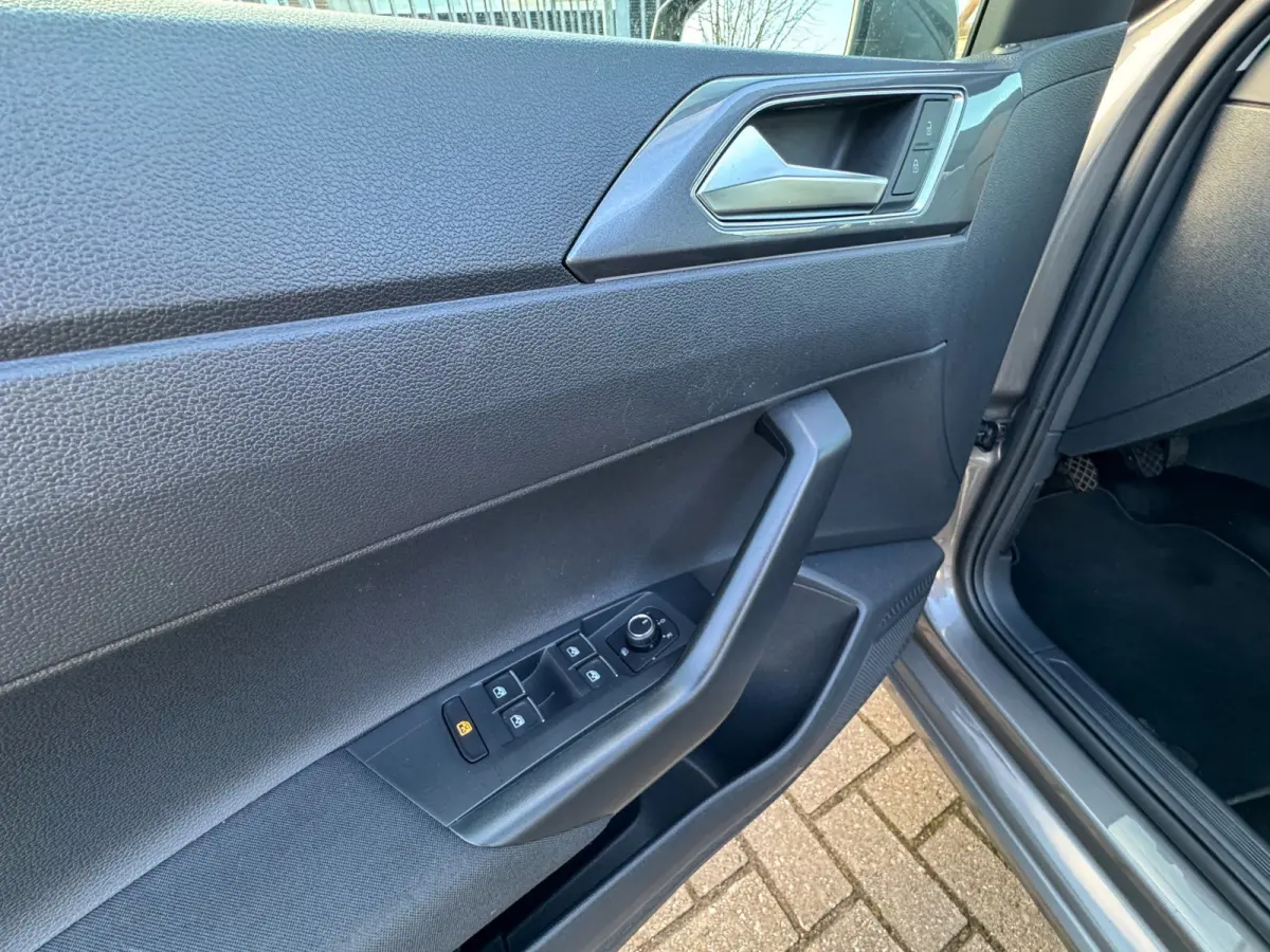 1.0 TSI Highline / ACC / Clima / ParkPilot / DRC / NL Auto met NAP .