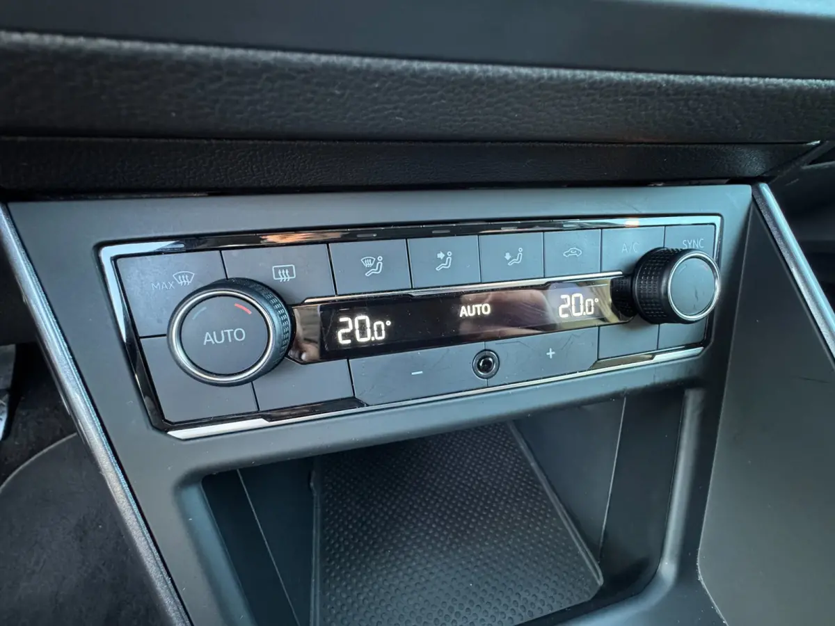 1.0 TSI Highline / ACC / Clima / ParkPilot / DRC / NL Auto met NAP .