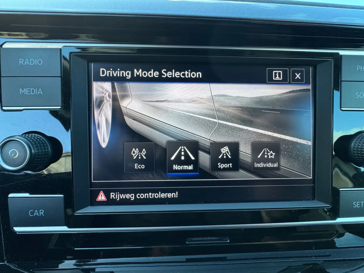 1.0 TSI Highline / ACC / Clima / ParkPilot / DRC / NL Auto met NAP .