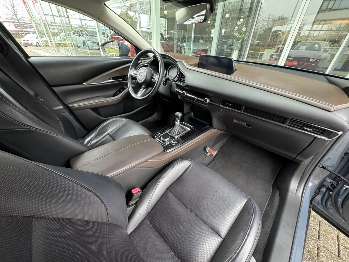 2.0 e-SkyActiv-X M Hybrid Luxury Leer / Trekhaak / Camera / Clima / Navi / Cruise
