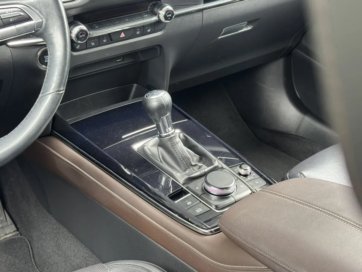 2.0 e-SkyActiv-X M Hybrid Luxury Leer / Trekhaak / Camera / Clima / Navi / Cruise
