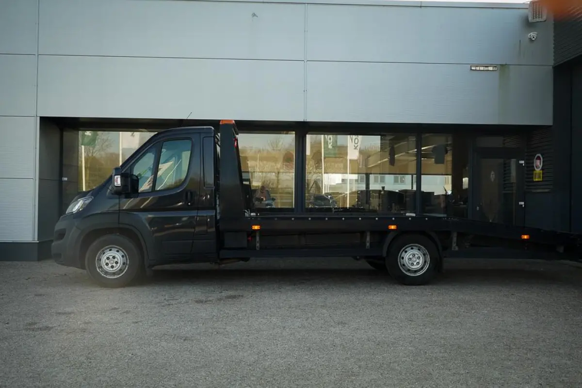 335 2.2 BlueHDi 165 L3H2 Pro / Oprijwagen / Autotransport / 1290 kg laadgewicht / Luchtvering / Lier / Jegger Alu Opbouw