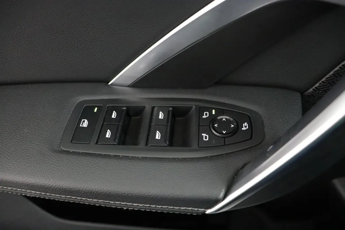 sDrive18i | M-sportpakket | Trekhaak | LED verlichting uitgebreid