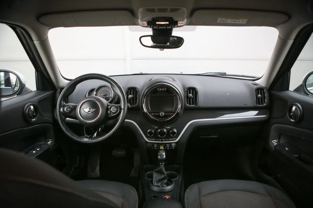 Mini 1.5 Cooper ALL4 | Navi | Hybride | Trekhaak |