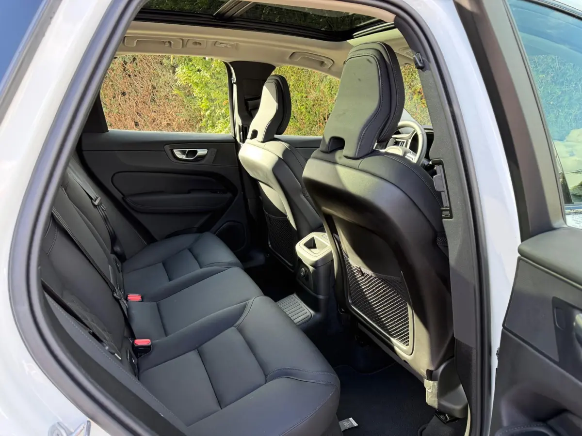 T6 Plug-in hybrid AWD Plus Dark | Panoramadak | 360 camera | Harman/Kardon | Stoel/Stuur Verwarming |
