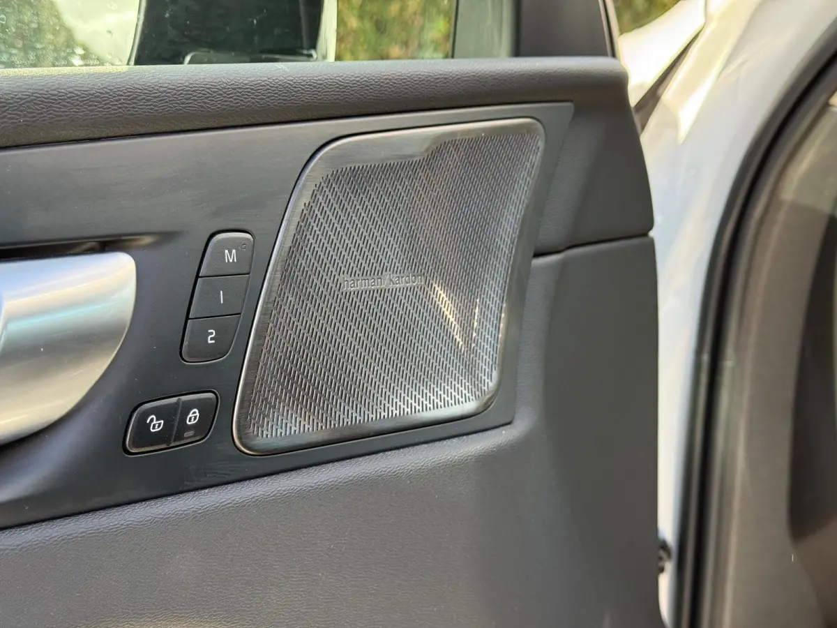 T6 Plug-in hybrid AWD Plus Dark | Panoramadak | 360 camera | Harman/Kardon | Stoel/Stuur Verwarming |
