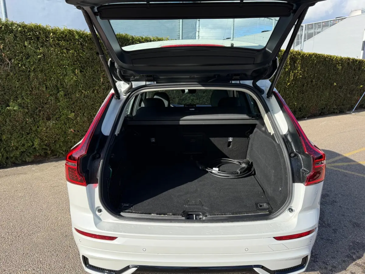 T6 Plug-in hybrid AWD Plus Dark | Panoramadak | 360 camera | Harman/Kardon | Stoel/Stuur Verwarming |