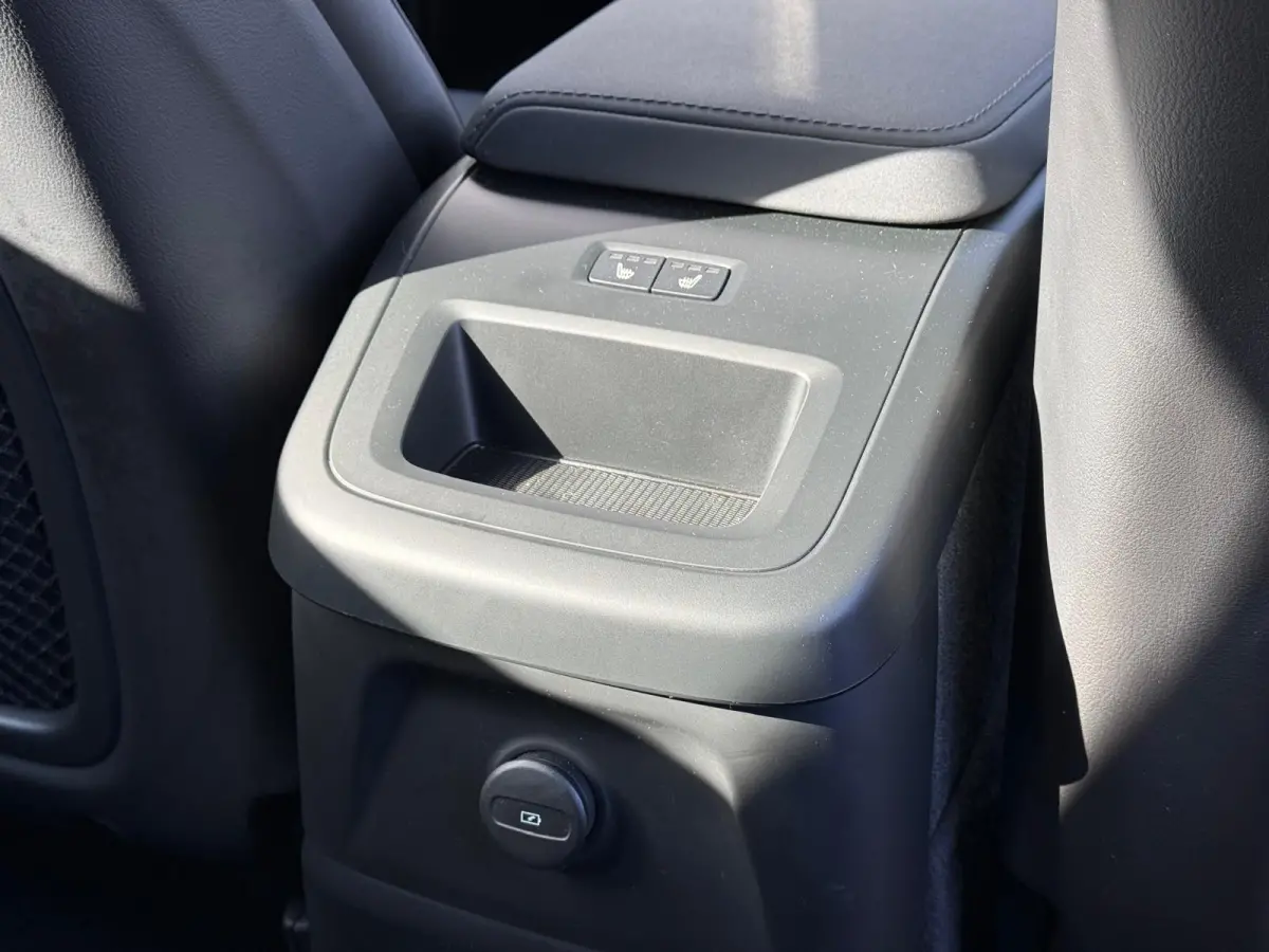 T6 Plug-in hybrid AWD Plus Dark | Panoramadak | 360 camera | Harman/Kardon | Stoel/Stuur Verwarming |