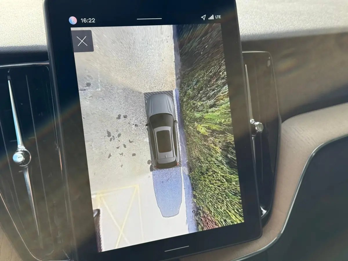 T6 Plug-in hybrid AWD Plus Dark | Panoramadak | 360 camera | Harman/Kardon | Stoel/Stuur Verwarming |
