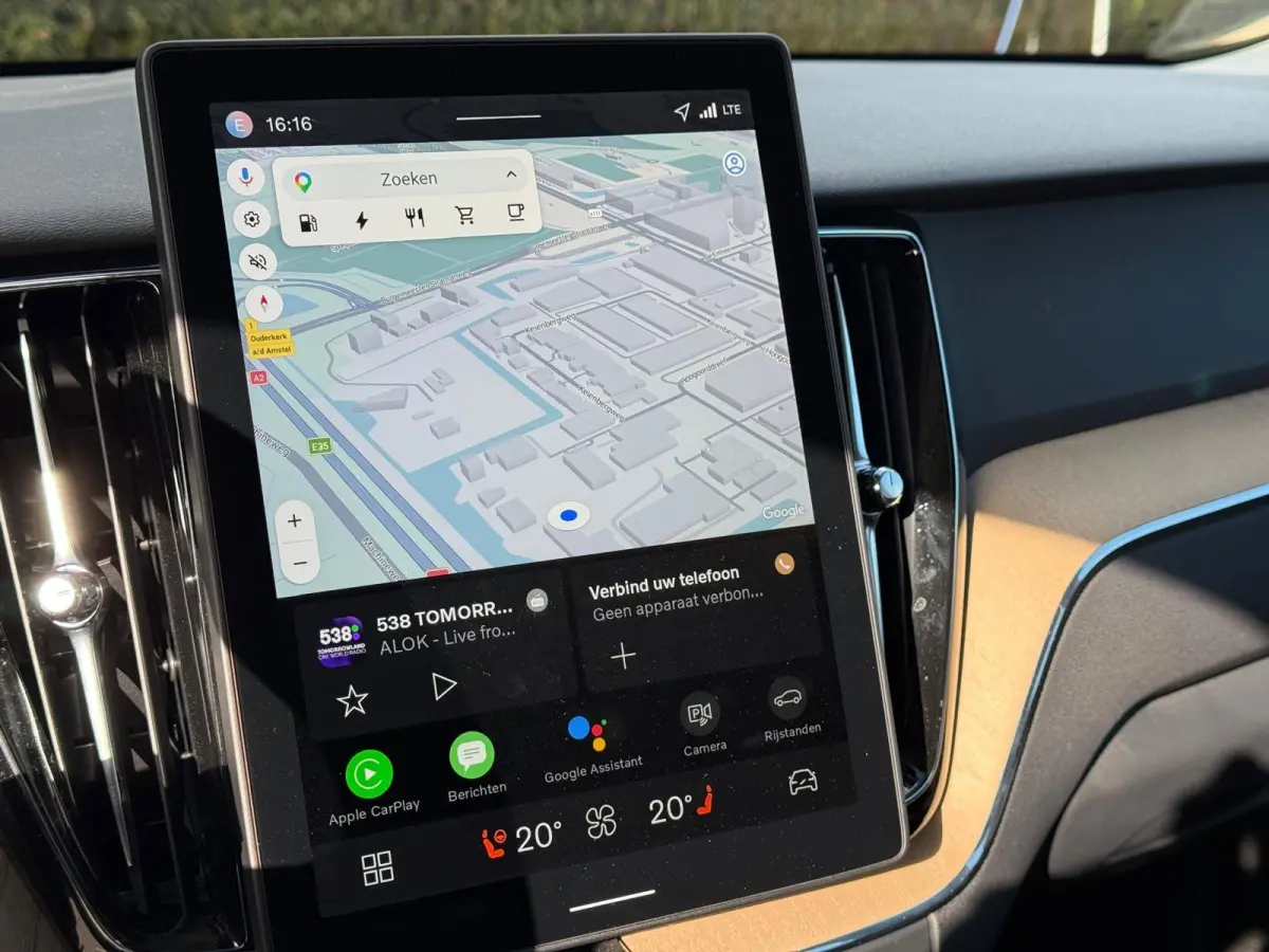 T6 Plug-in hybrid AWD Plus Dark | Panoramadak | 360 camera | Harman/Kardon | Stoel/Stuur Verwarming |