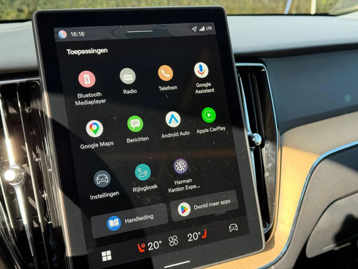 T6 Plug-in hybrid AWD Plus Dark | Panoramadak | 360 camera | Harman/Kardon | Stoel/Stuur Verwarming |