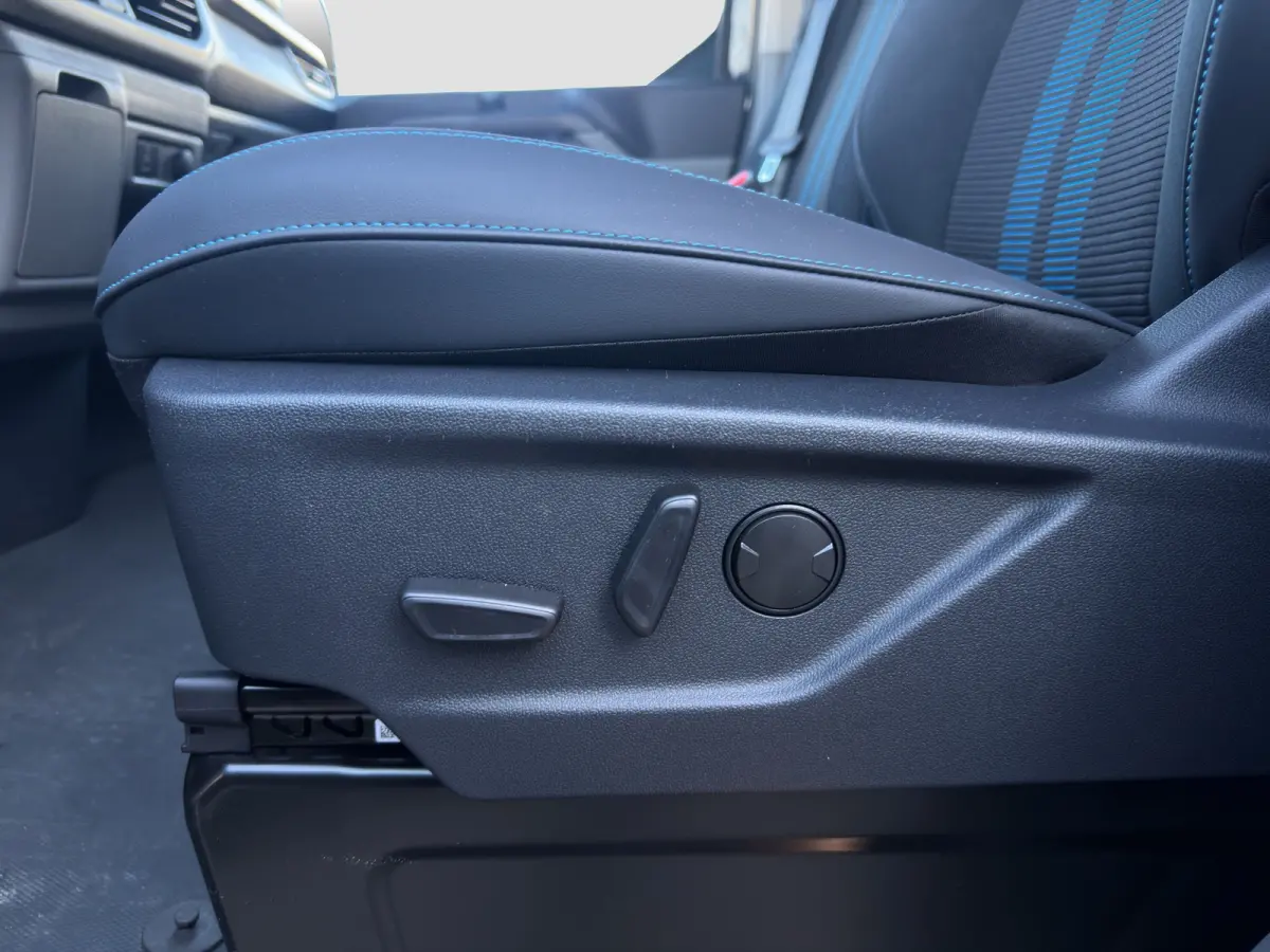 320 2.5 PHEV L2H1 Sport | Adap. Cruise Control | Winterpack | Elektr. Trekhaak | 360 Camera | | 2 AGM accu's | 2 zitplaatsen rechtsvoor | Achteruitrijcamera