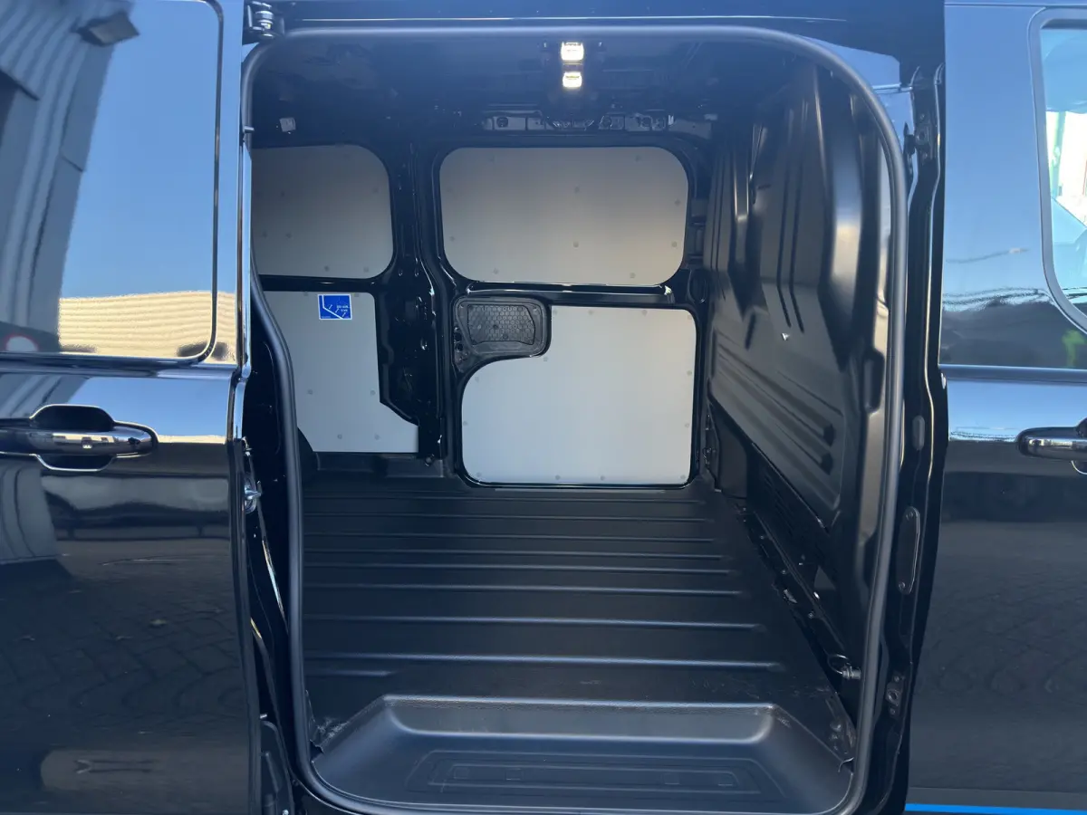 320 2.5 PHEV L2H1 Sport | Adap. Cruise Control | Winterpack | Elektr. Trekhaak | 360 Camera | | 2 AGM accu's | 2 zitplaatsen rechtsvoor | Achteruitrijcamera