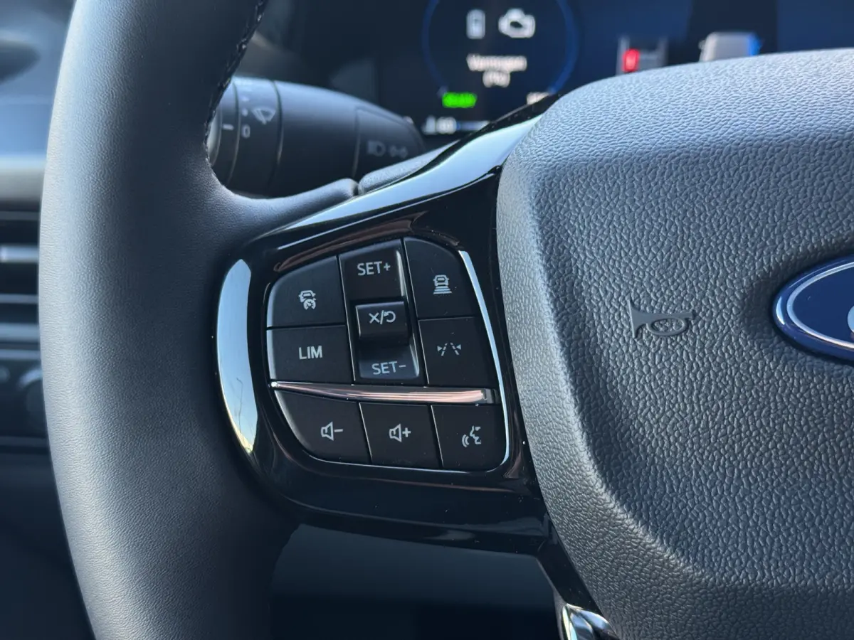 320 2.5 PHEV L2H1 Sport | Adap. Cruise Control | Winterpack | Elektr. Trekhaak | 360 Camera | | 2 AGM accu's | 2 zitplaatsen rechtsvoor | Achteruitrijcamera