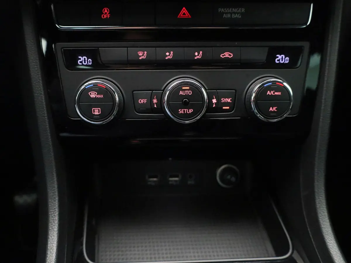 1.4 EcoTSI Xcellence | Navigatie | Camera | Climate Control | Trekhaak |