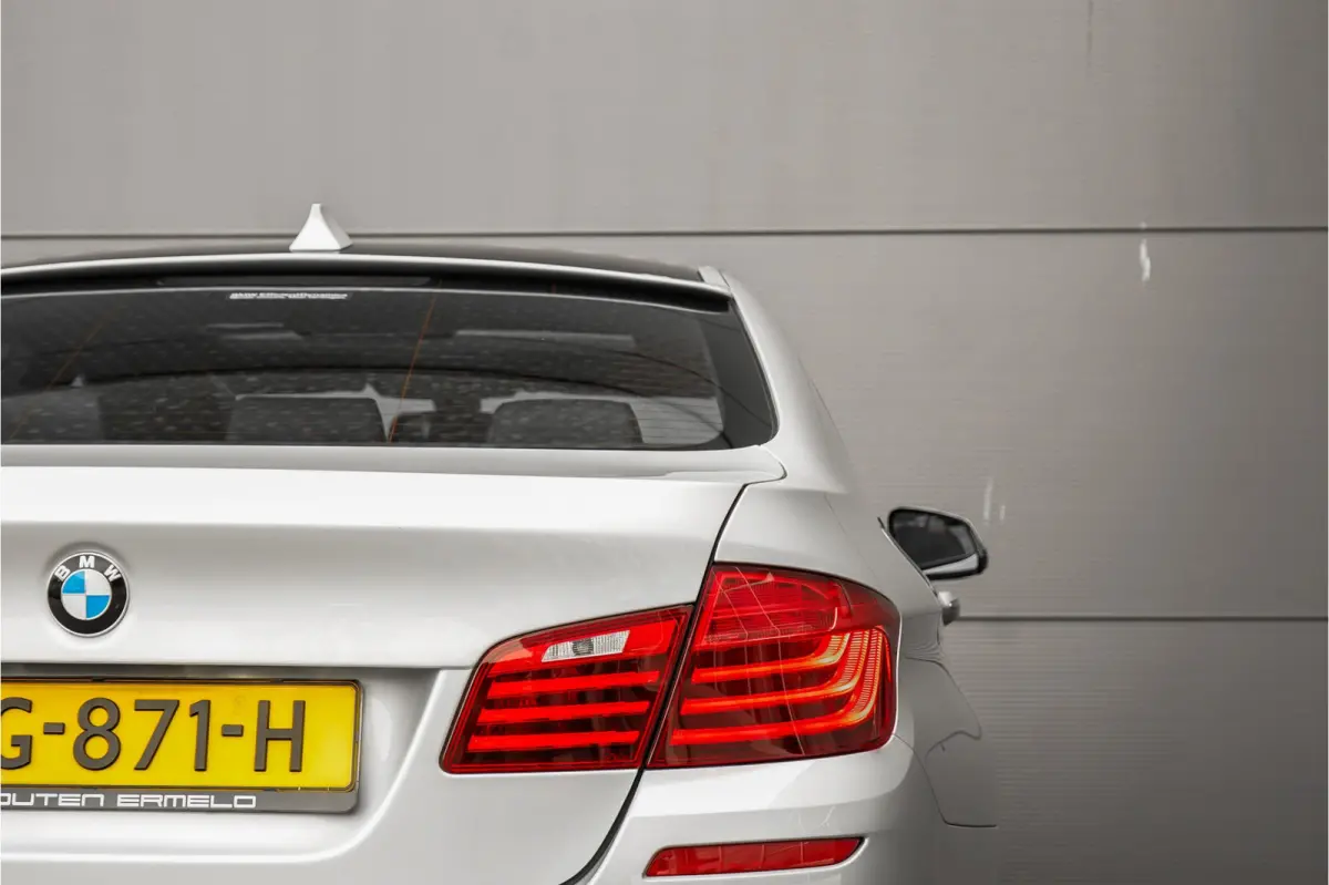 520i High Ex M-Pakket Schuifdak Leder 99.000 KM