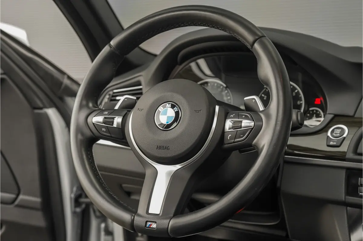 520i High Ex M-Pakket Schuifdak Leder 99.000 KM