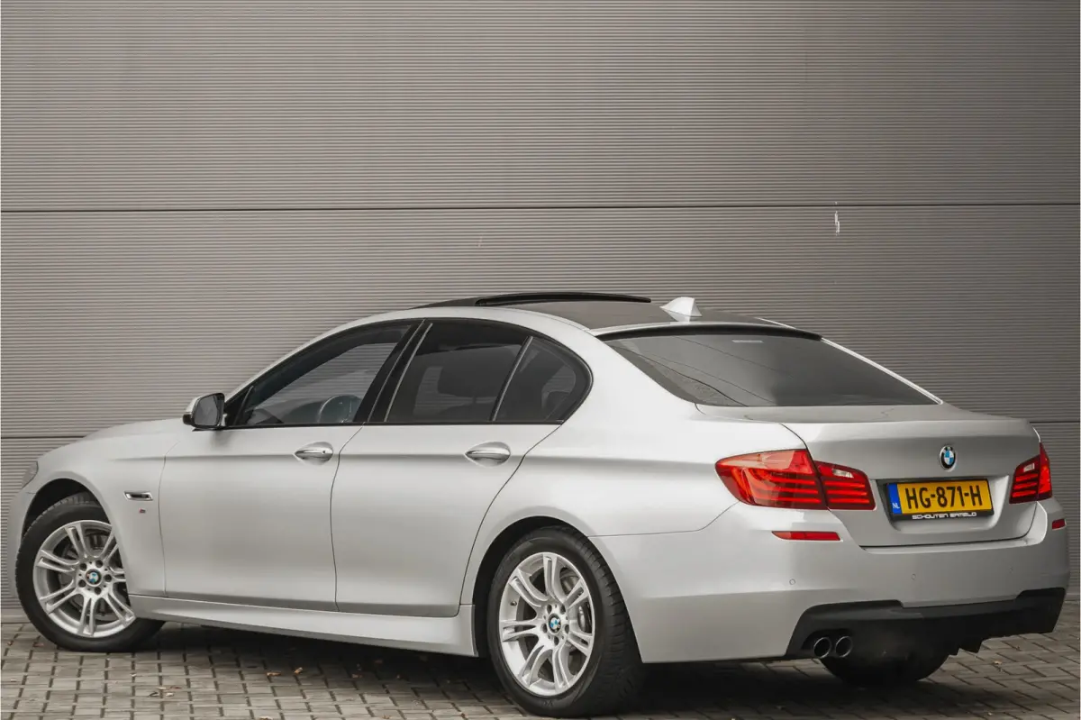 520i High Ex M-Pakket Schuifdak Leder 99.000 KM