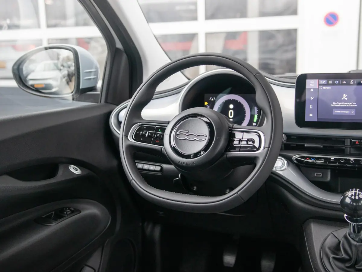 Hybrid Torino Launch Edition | Clima | Carplay | PDC | Priv Glass | Celestial Blue