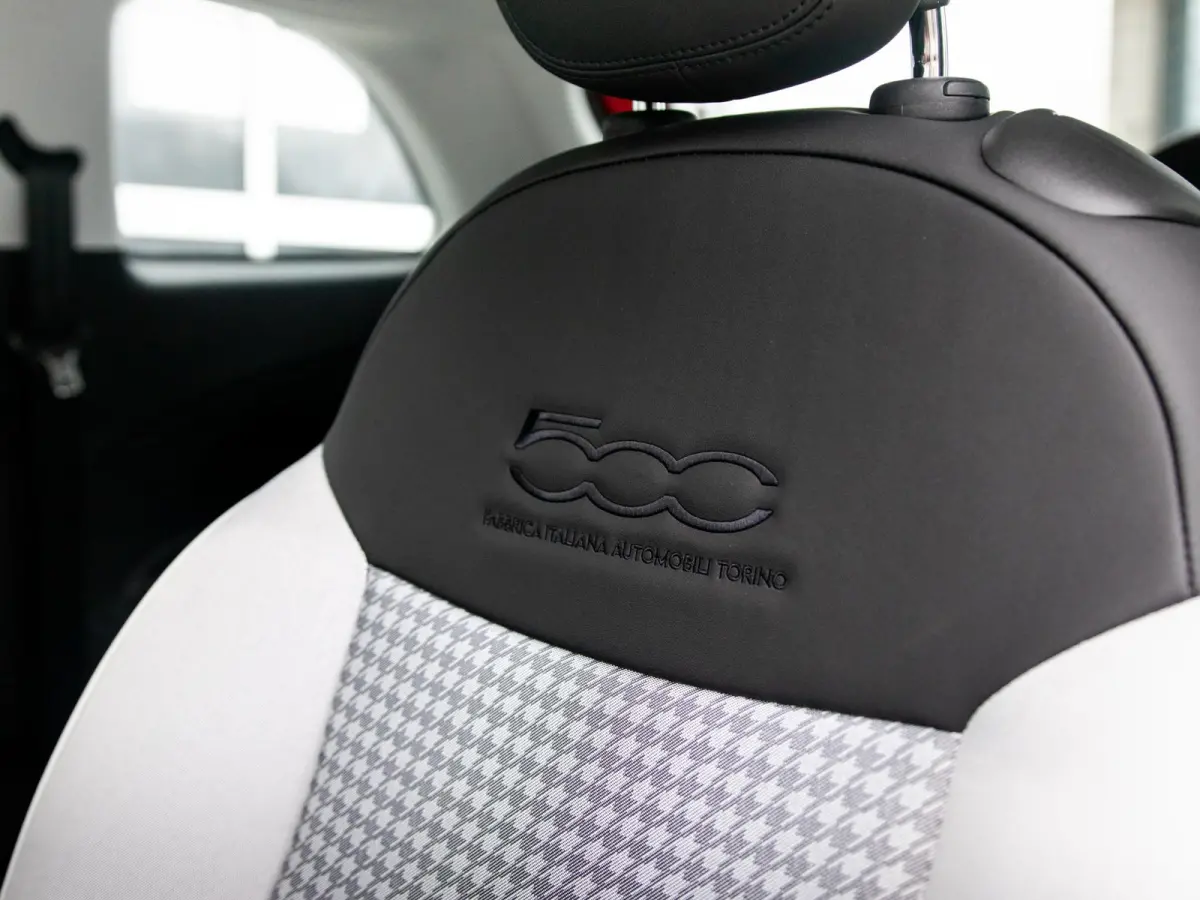Hybrid Torino Launch Edition | Clima | Carplay | PDC | Priv Glass | Celestial Blue