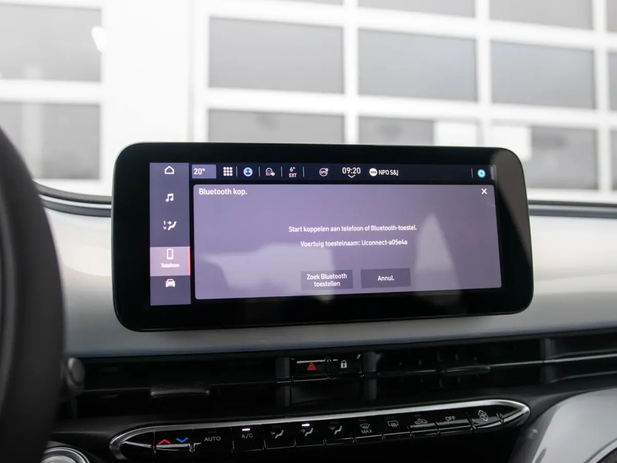 Hybrid Torino Launch Edition | Clima | Carplay | PDC | Priv Glass | Celestial Blue
