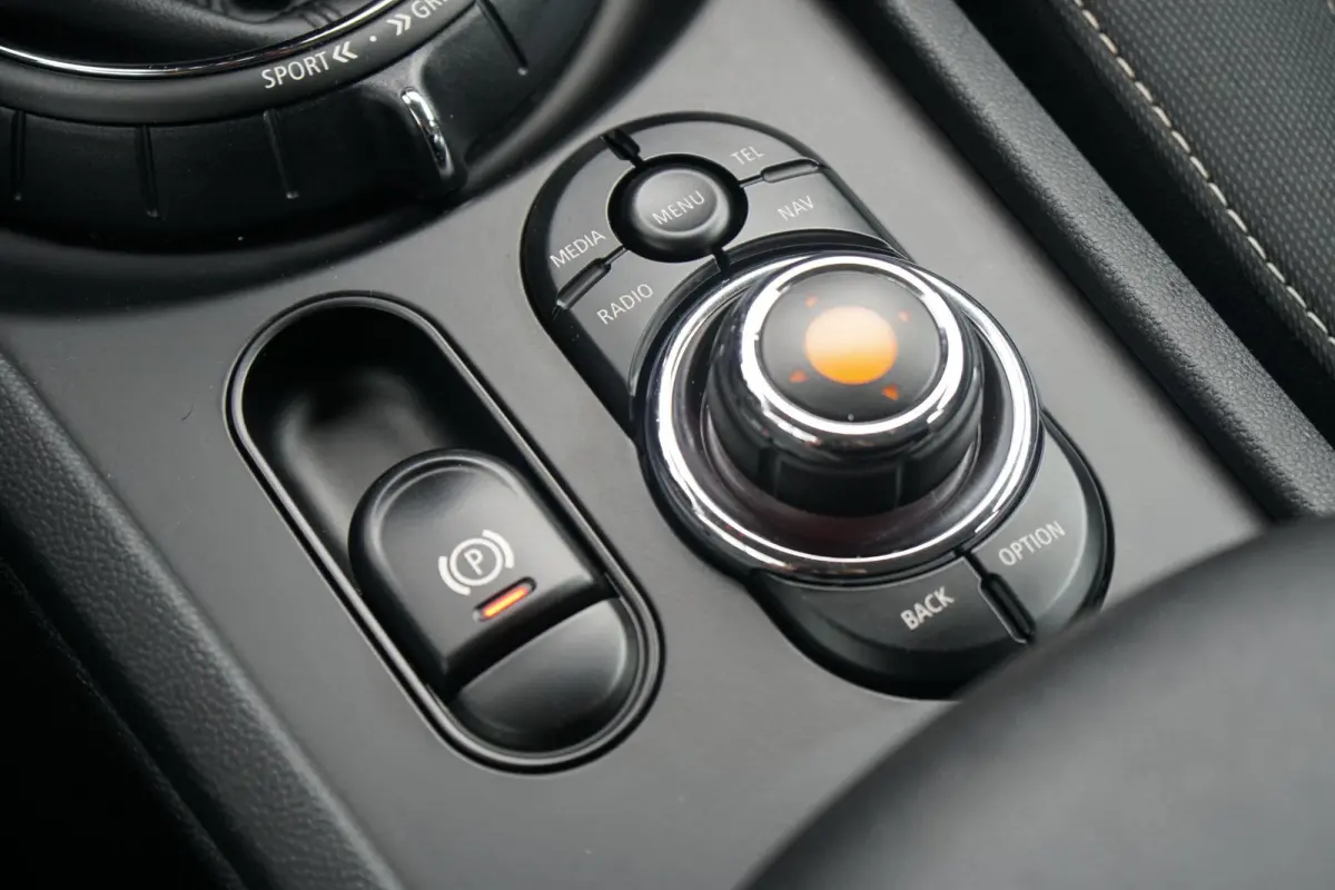 1.5 Cooper Chili Serious Business + LED / ADAPTIEVE SCHOKDEMPERS / CLIMATE CONTROL / SENSOREN