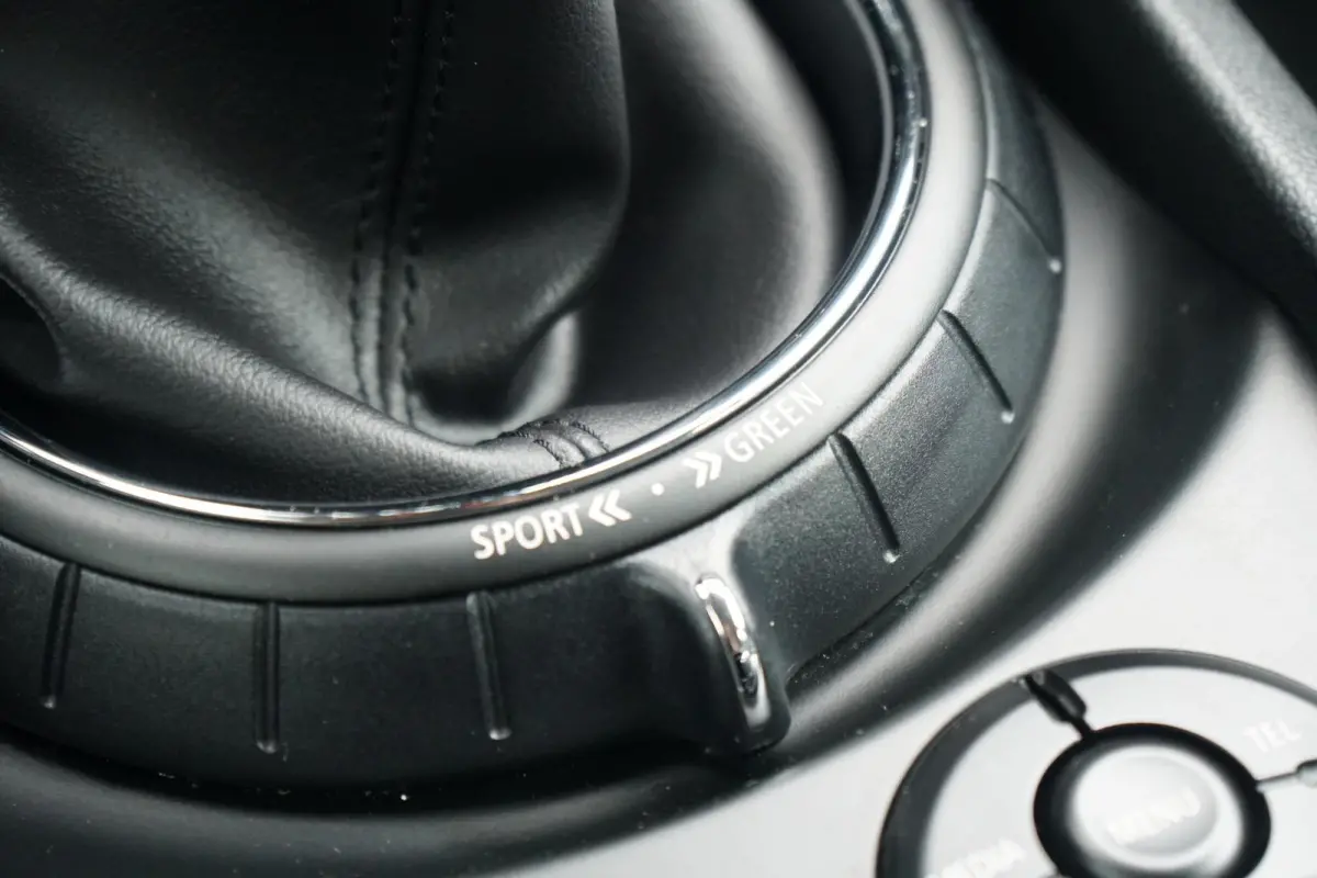 1.5 Cooper Chili Serious Business + LED / ADAPTIEVE SCHOKDEMPERS / CLIMATE CONTROL / SENSOREN