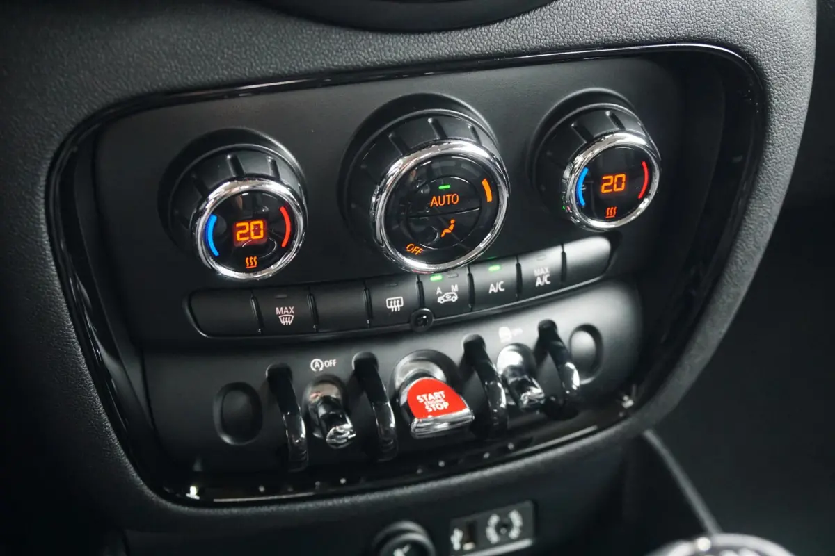 1.5 Cooper Chili Serious Business + LED / ADAPTIEVE SCHOKDEMPERS / CLIMATE CONTROL / SENSOREN