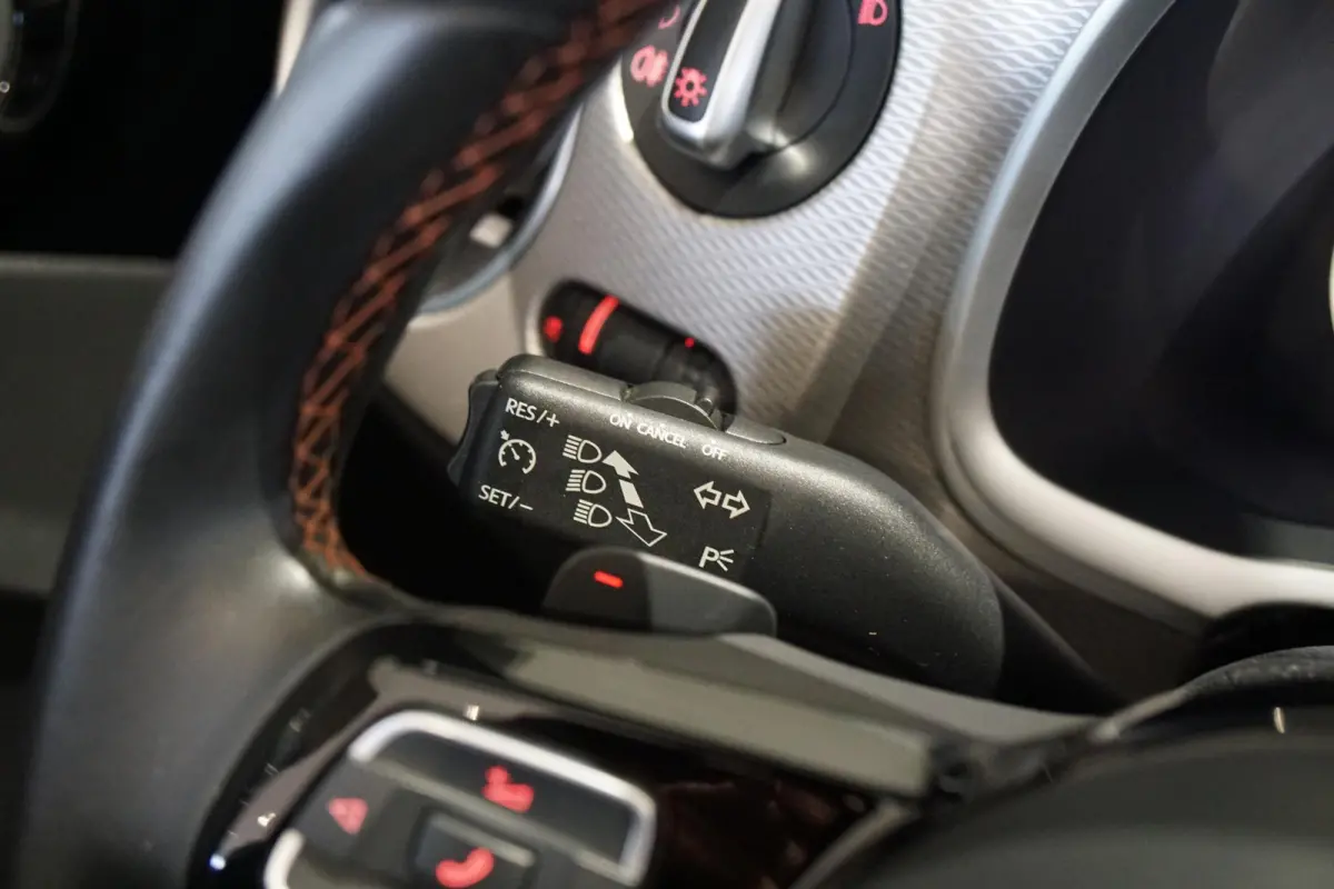 1.2 TSI Club + CAMERA / XENON / APPLE CARPLAY