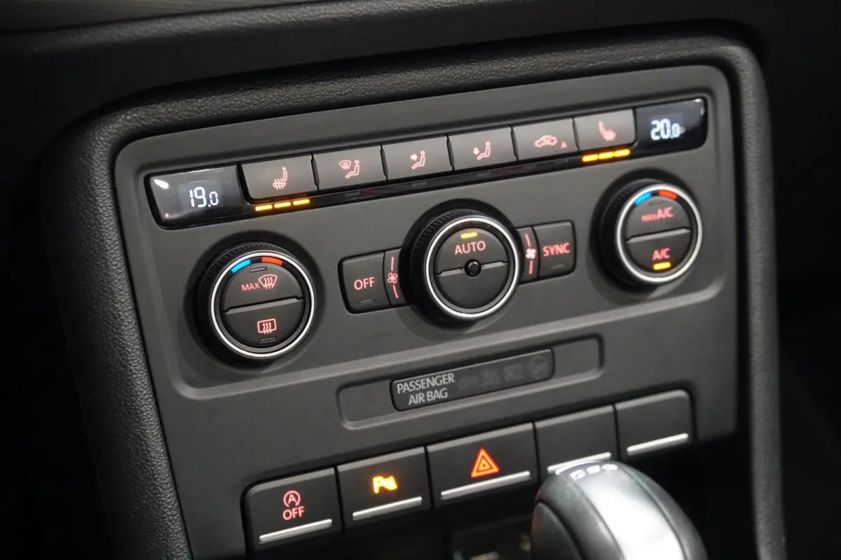 1.2 TSI Club + CAMERA / XENON / APPLE CARPLAY