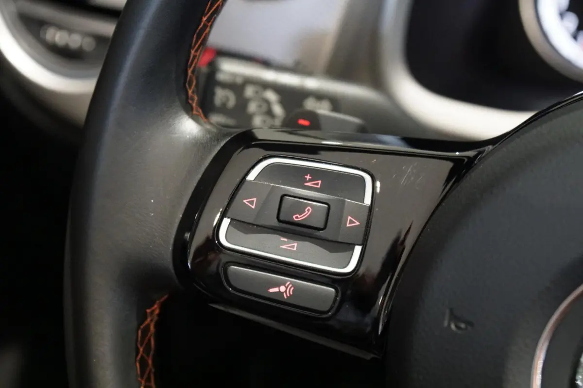 1.2 TSI Club + CAMERA / XENON / APPLE CARPLAY