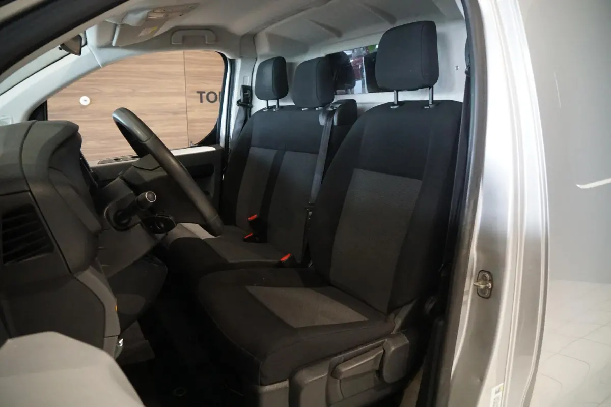 231S 2.0 BlueHDI 120 Premium Pack + TREKHAAK / APPLE CARPLAY / CLIMATE /
