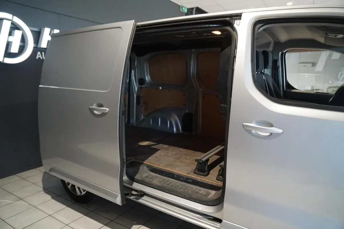 231S 2.0 BlueHDI 120 Premium Pack + TREKHAAK / APPLE CARPLAY / CLIMATE /