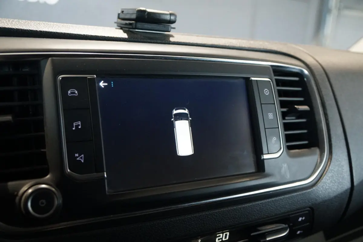 231S 2.0 BlueHDI 120 Premium Pack + TREKHAAK / APPLE CARPLAY / CLIMATE /