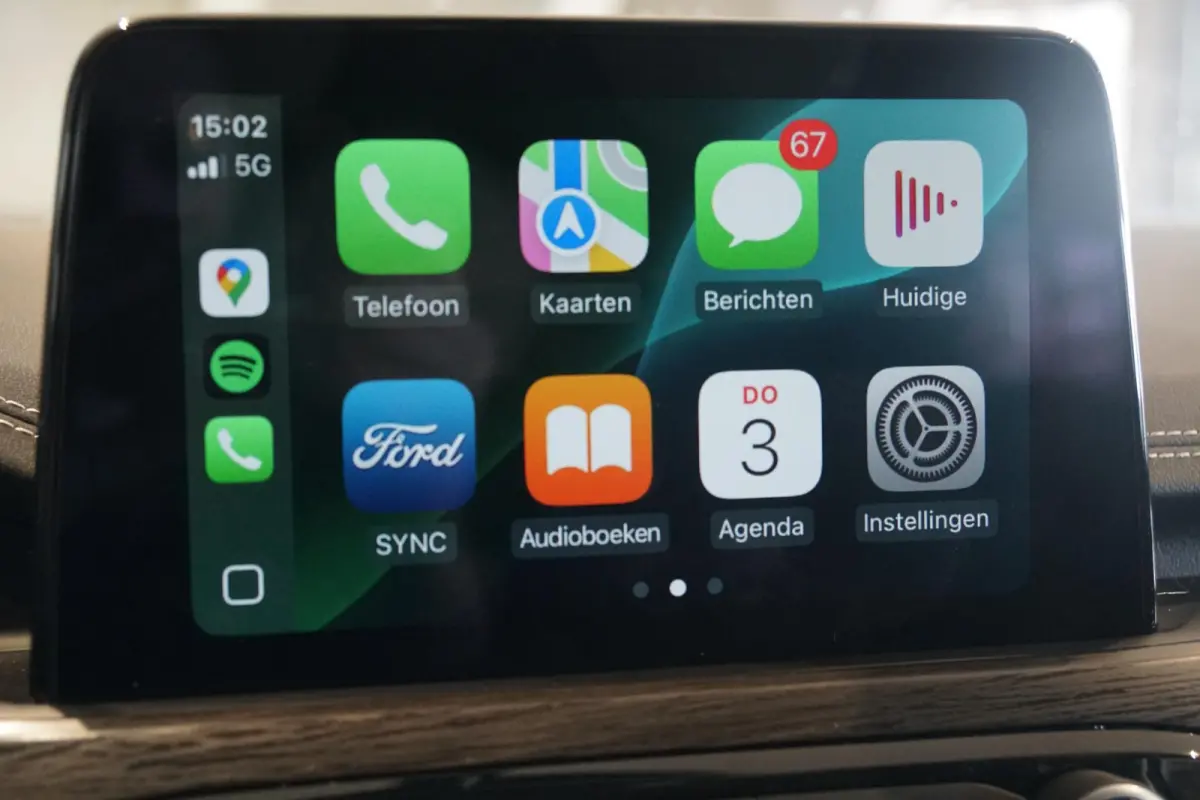 2.5 PHEV Vignale + PANORAMA / HEAD-UP / B&O / LEDER / APPLE CARPLAY
