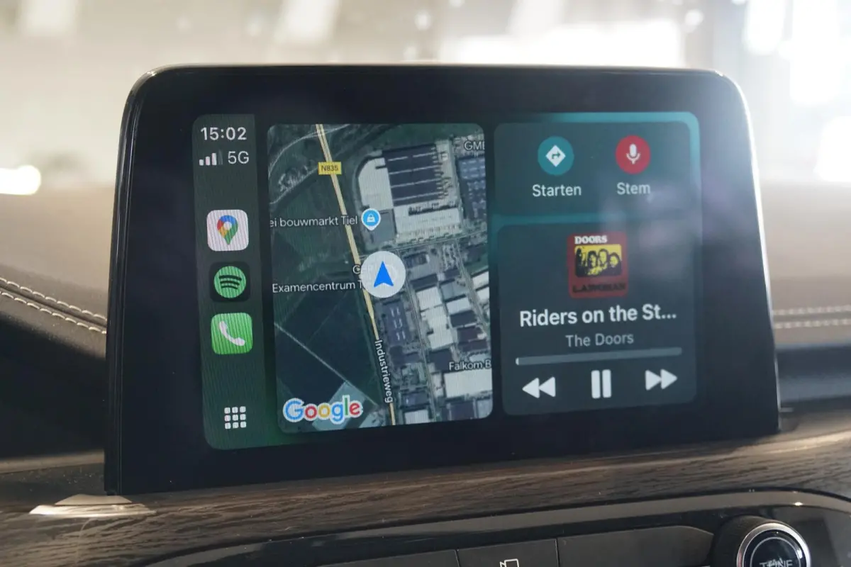 2.5 PHEV Vignale + PANORAMA / HEAD-UP / B&O / LEDER / APPLE CARPLAY