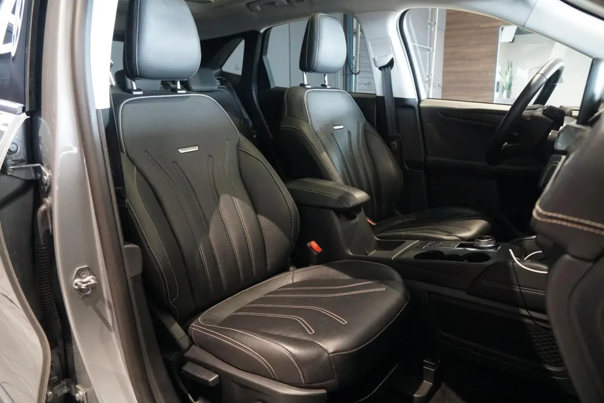 2.5 PHEV Vignale + PANORAMA / HEAD-UP / B&O / LEDER / APPLE CARPLAY