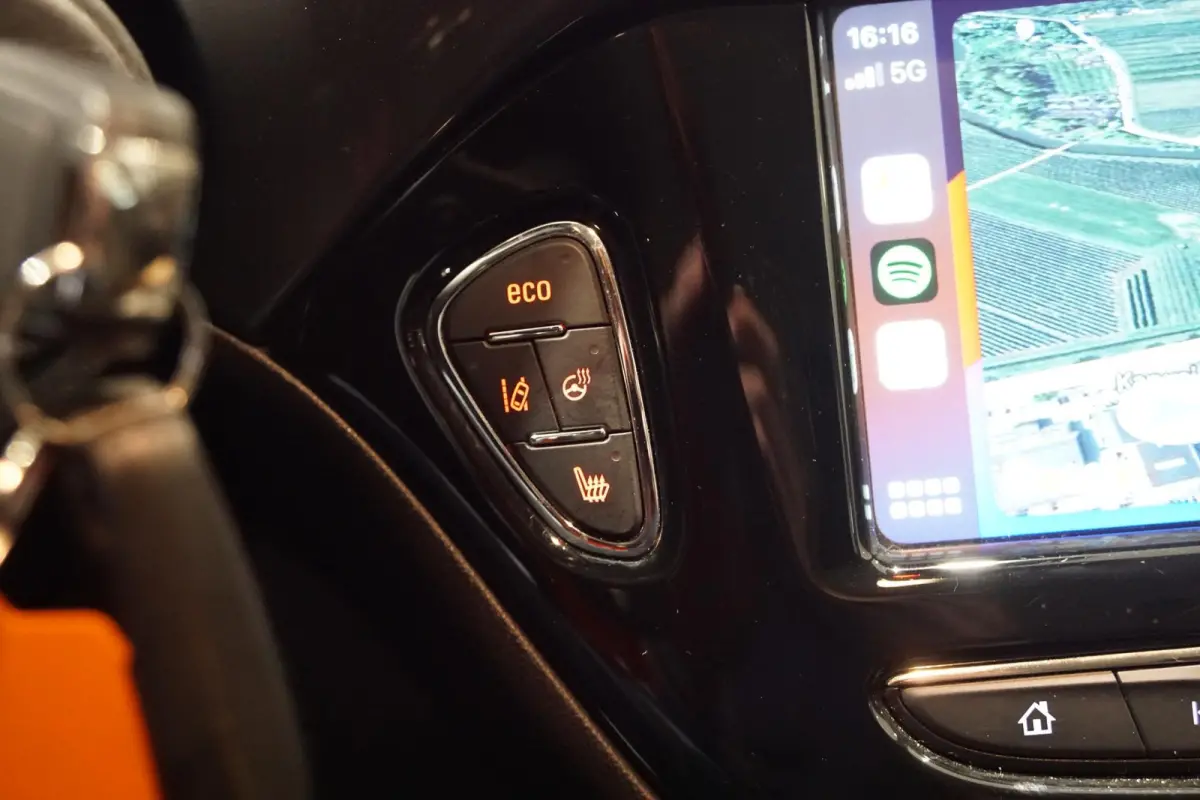 1.0 Turbo Innovation + CAMERA / APPLE CARPLAY / STOELVERWARMING