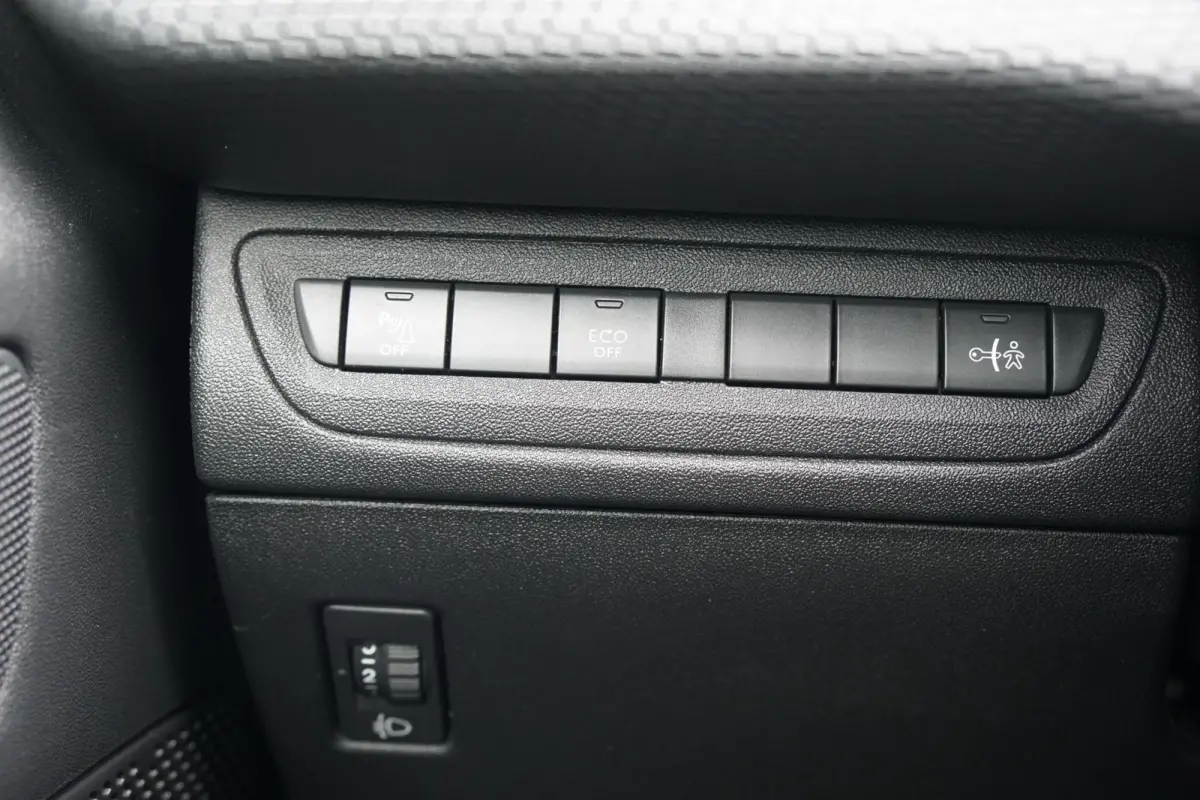 1.2 PureTech GT-Line + TREKHAAK / PANORAMA / STOELVERWARMING / SENSOREN