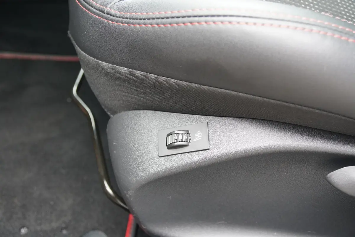 1.2 PureTech GT-Line + TREKHAAK / PANORAMA / STOELVERWARMING / SENSOREN