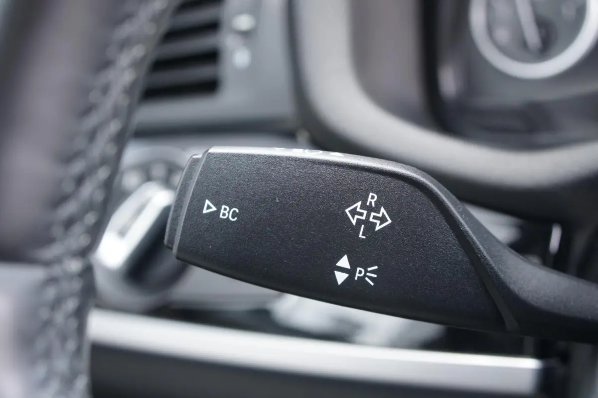 sDrive20i Centennial High Executive M SPORT * facelift* + 2400KG TREKGEWICHT / CAMERA