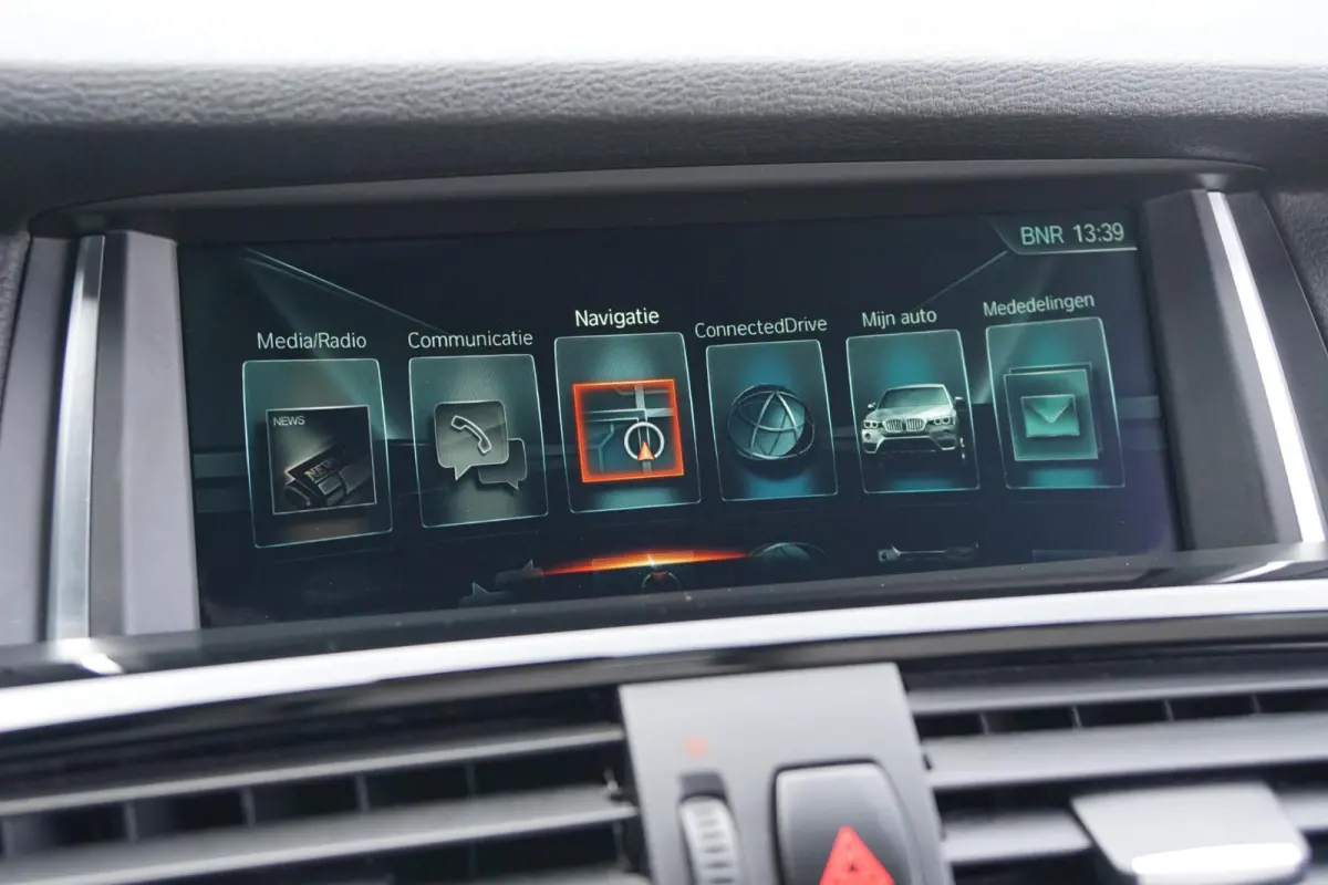 sDrive20i Centennial High Executive M SPORT * facelift* + 2400KG TREKGEWICHT / CAMERA