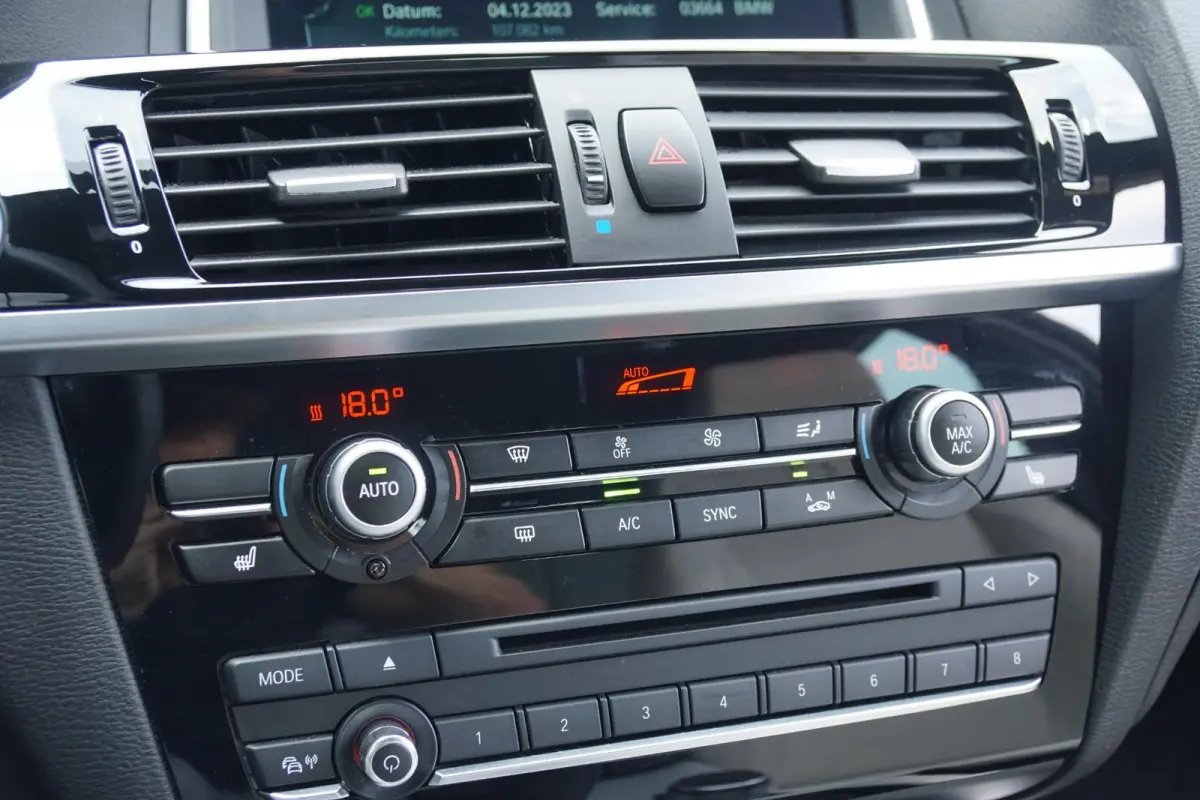 sDrive20i Centennial High Executive M SPORT * facelift* + 2400KG TREKGEWICHT / CAMERA