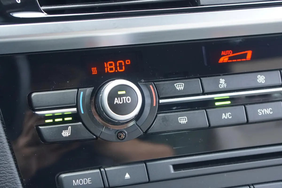 sDrive20i Centennial High Executive M SPORT * facelift* + 2400KG TREKGEWICHT / CAMERA