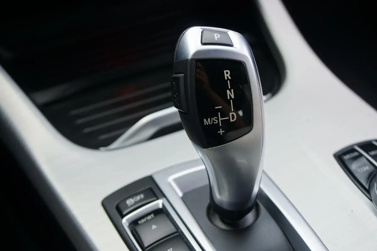 sDrive20i Centennial High Executive M SPORT * facelift* + 2400KG TREKGEWICHT / CAMERA