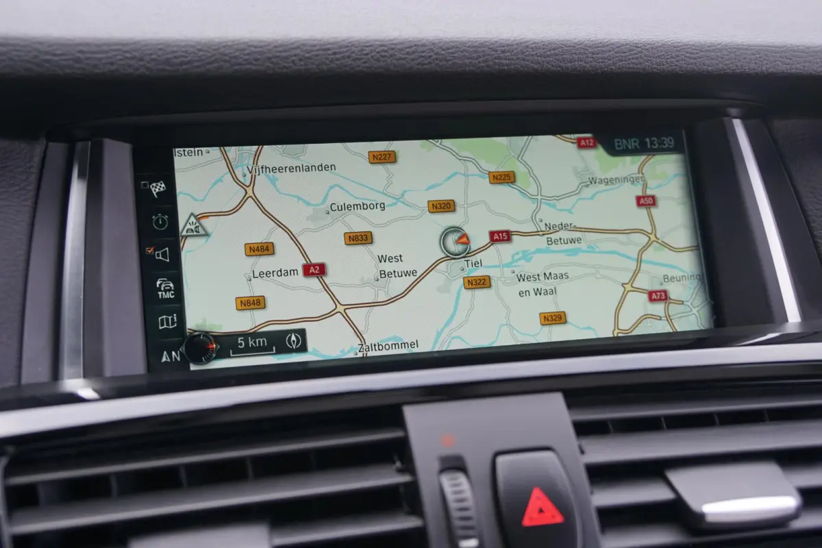 sDrive20i Centennial High Executive M SPORT * facelift* + 2400KG TREKGEWICHT / CAMERA