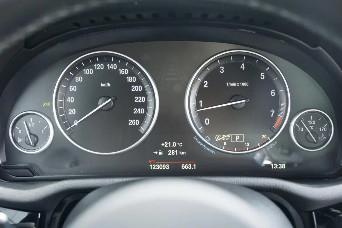 sDrive20i Centennial High Executive M SPORT * facelift* + 2400KG TREKGEWICHT / CAMERA