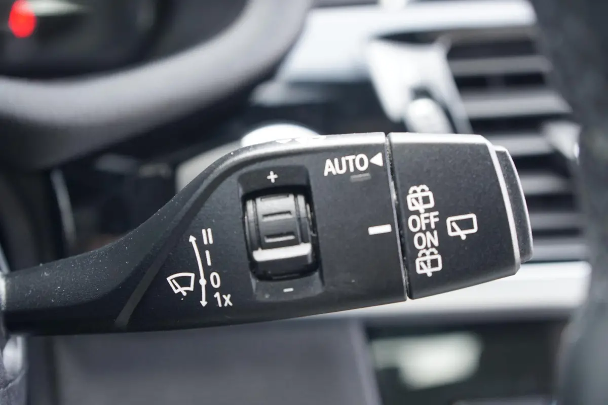 sDrive20i Centennial High Executive M SPORT * facelift* + 2400KG TREKGEWICHT / CAMERA